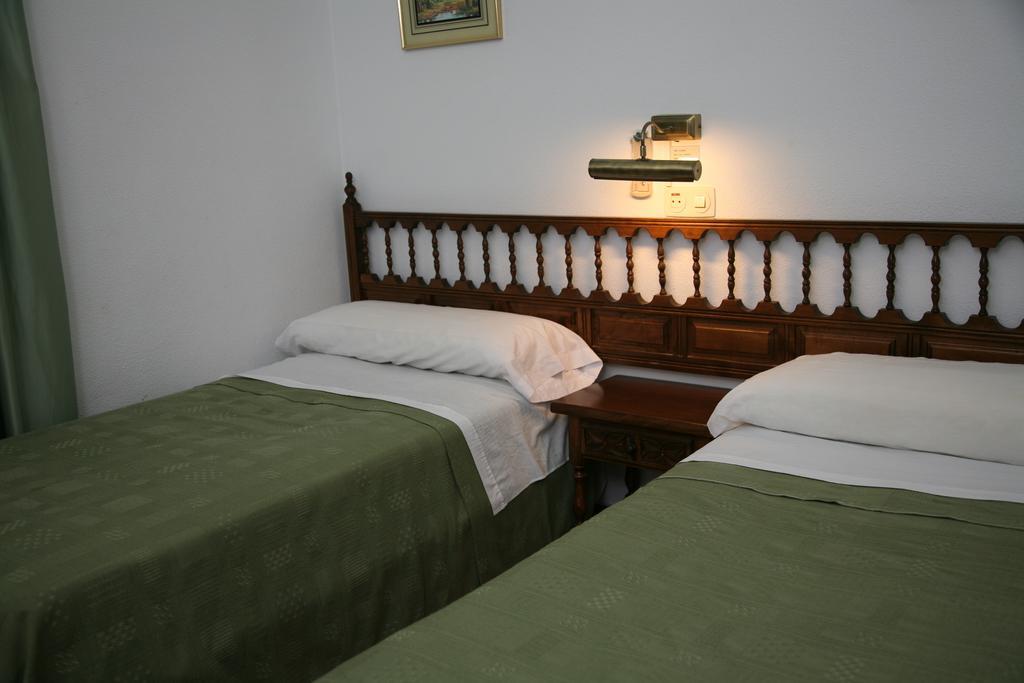 Hostal Santa Barbara Socuellamos Exterior photo